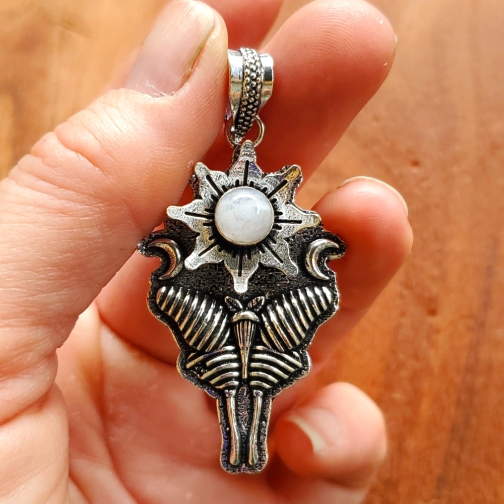 New Rainbow Moonstone 925 Silver Luna Moth Double Crescent Moon Pendant.